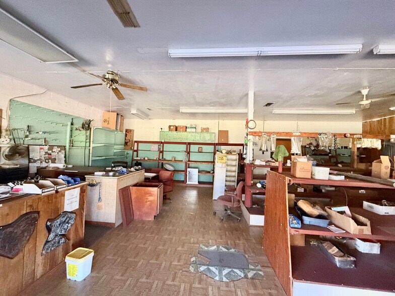 More Photos Of 2501 Douglas Hwy, Denton General Retail For Sale