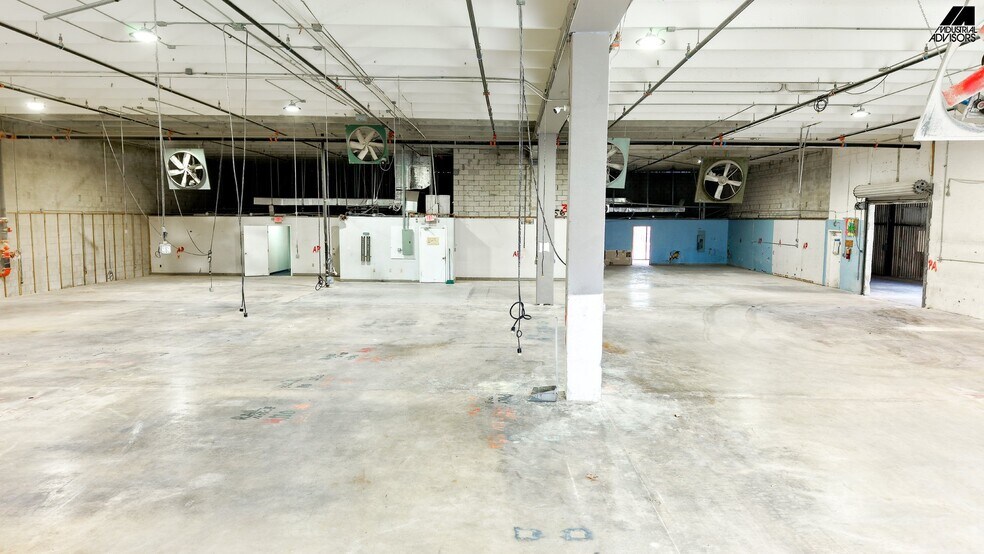 More Photos Of 16350 NW 48th Ave, Miami Warehouse For Lease
