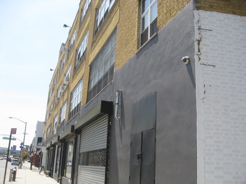 More Photos Of 119 Knickerbocker Ave, Brooklyn Apartments For Lease