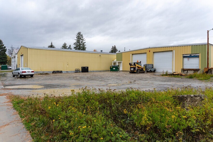 More Photos Of 1301 Ontario St, Sandpoint Warehouse For Sale