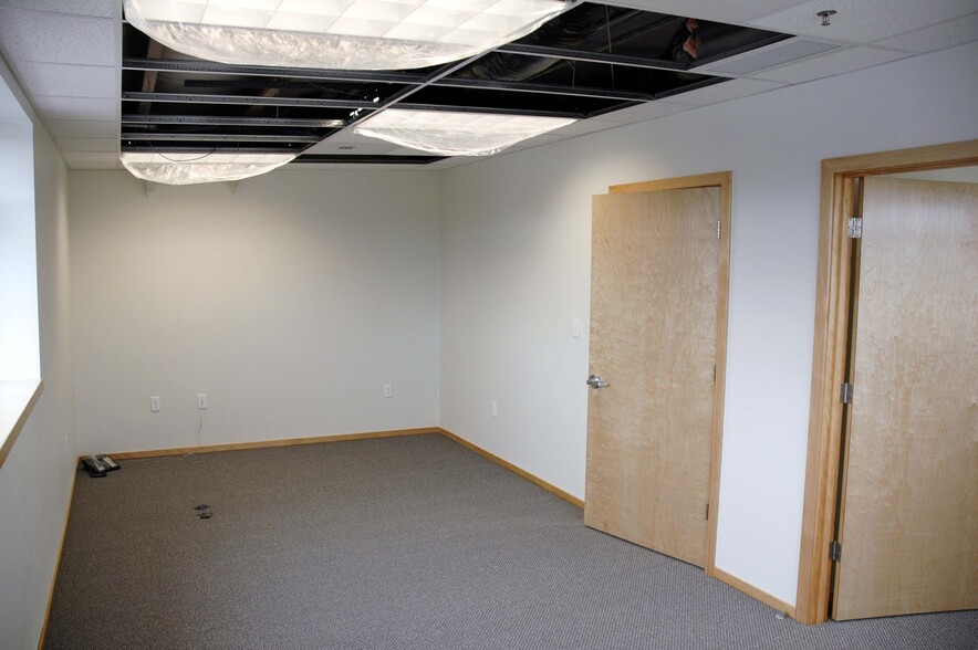 More Photos Of 1385 Admiral Pl, Ferndale Warehouse For Lease