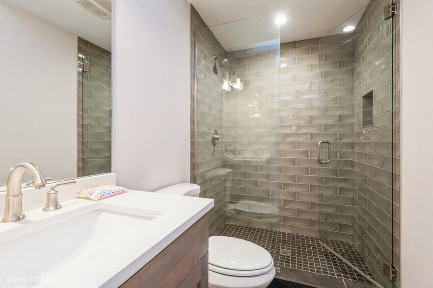 More Photos Of 2848 N Seminary Ave, Chicago Apartments For Sale