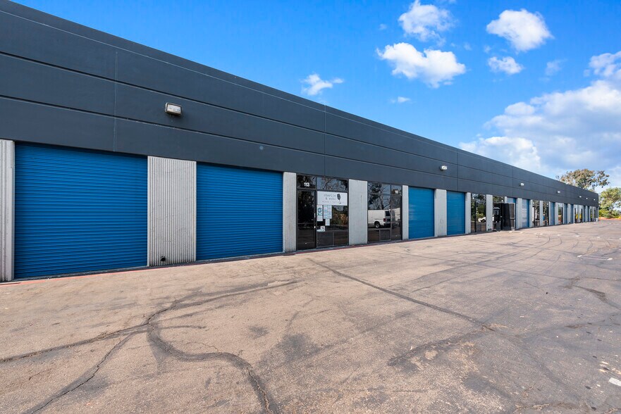 More Photos Of 8680 Miralani Dr, San Diego Warehouse For Lease