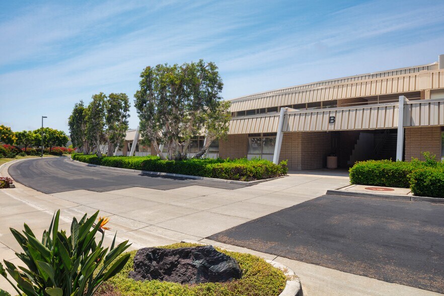 More Photos Of 3550 General Atomics Ct, San Diego Research And Development For Lease