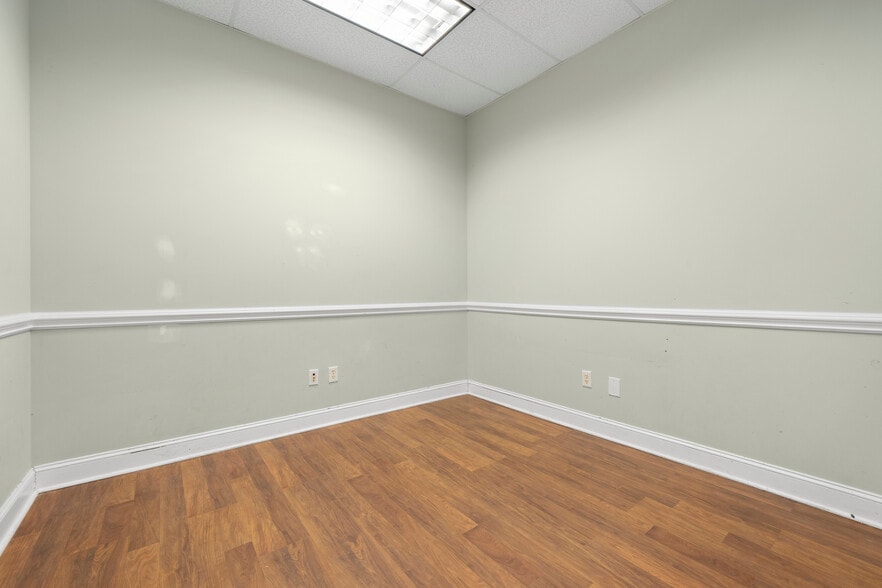 More Photos Of 317 Sylvan St, Chattanooga Office For Sale