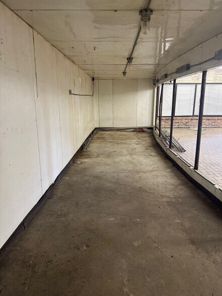 More Photos Of 1136 E Grayson St, San Antonio Convenience Store For Lease