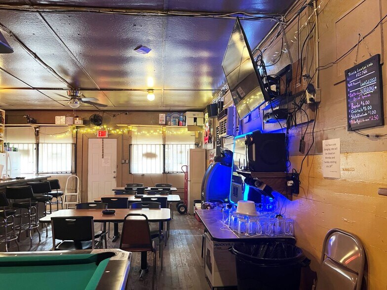 More Photos Of 111 Cypress st, Essex Bar For Sale