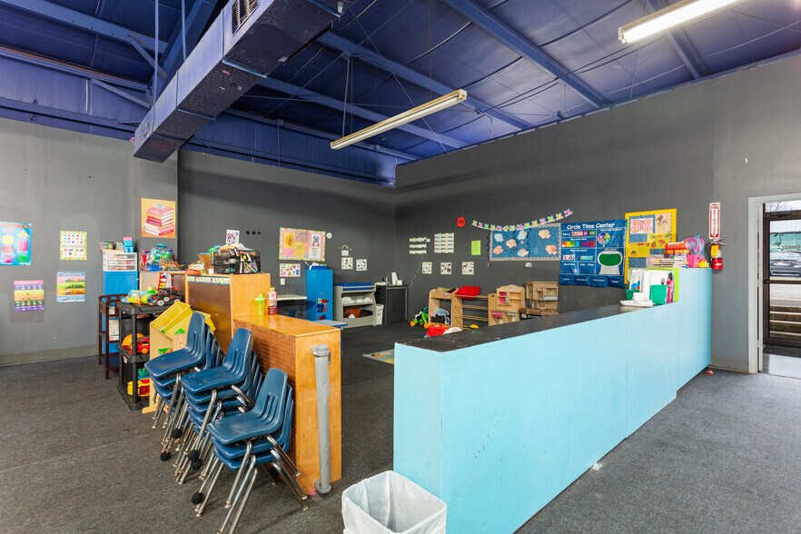 More Photos Of 702 Wilmer Ave, Anniston Office For Sale