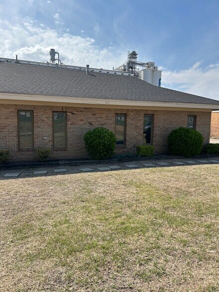 Primary Photo Of 711 Highway 82 W, Greenwood Warehouse For Sale
