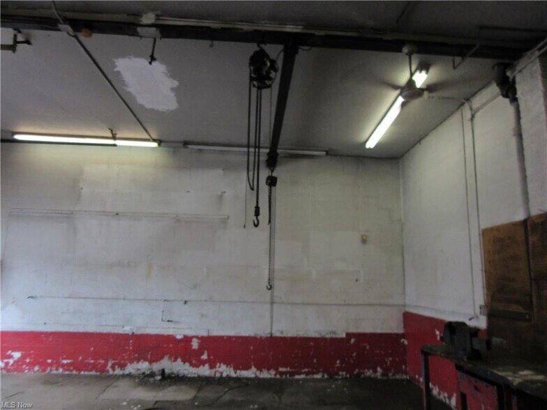 More Photos Of 6101 St Clair Ave, Cleveland Auto Repair For Sale