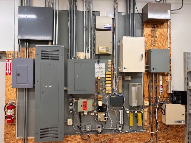 More Photos Of 425 N 5th St, Roscommon Freestanding For Sale