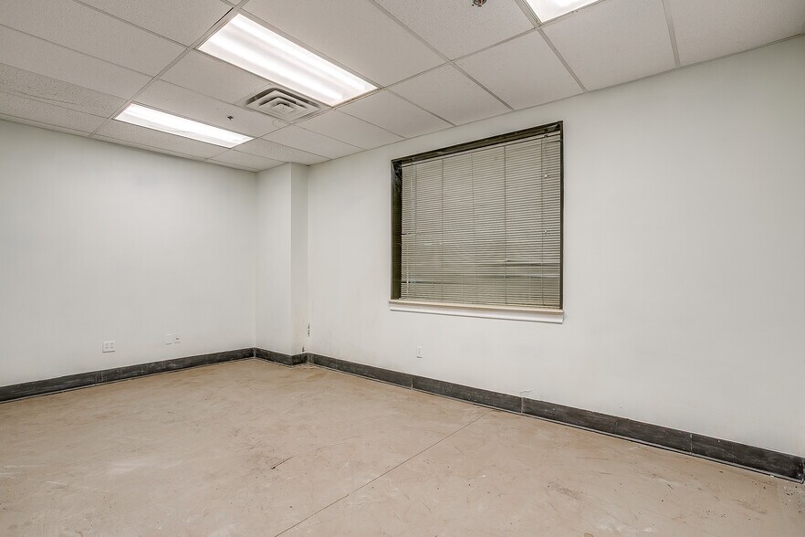 More Photos Of 541 N Main St, Fort Worth Light Manufacturing For Lease