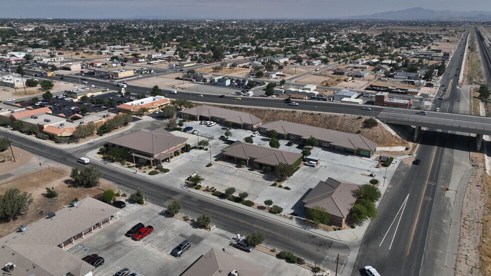 More Photos Of 16490 Walnut St, Hesperia Unknown For Lease