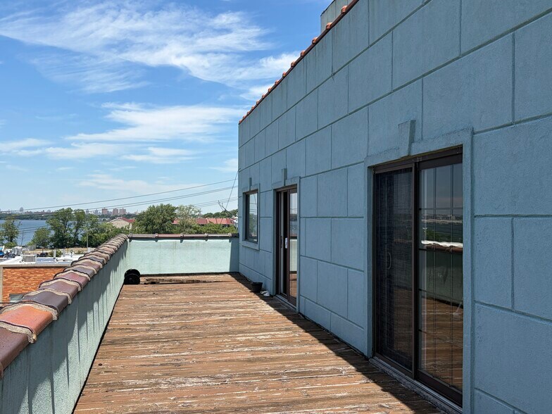 More Photos Of 14-07 113th St, College Point Research And Development For Sale