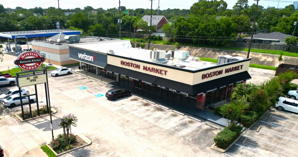 More Photos Of 4672-4676 Beechnut St, Houston Storefront For Lease