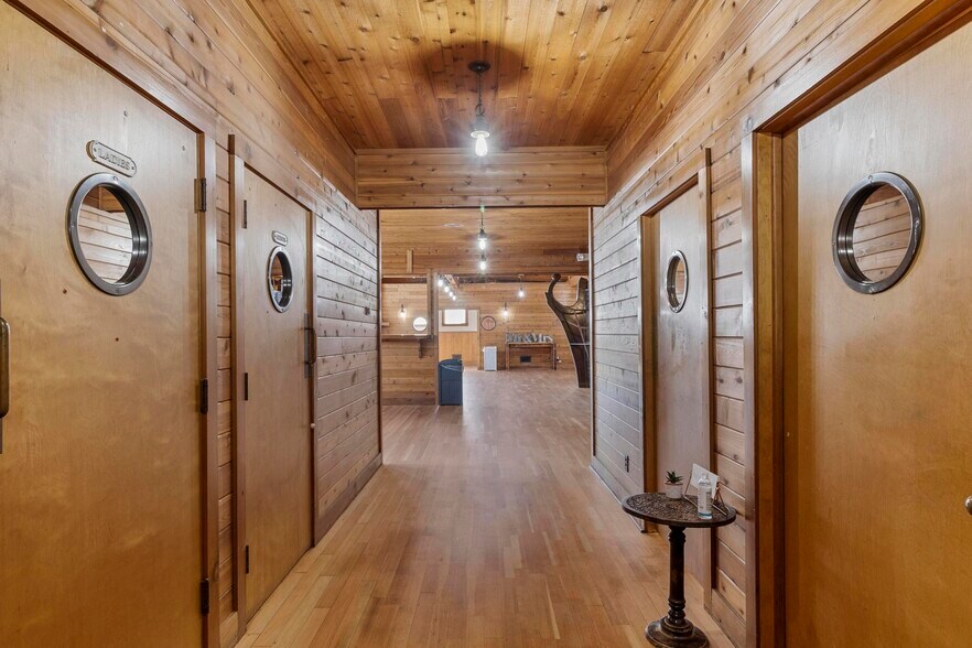 More Photos Of 109 E B St, Cedar Creek Freestanding For Sale