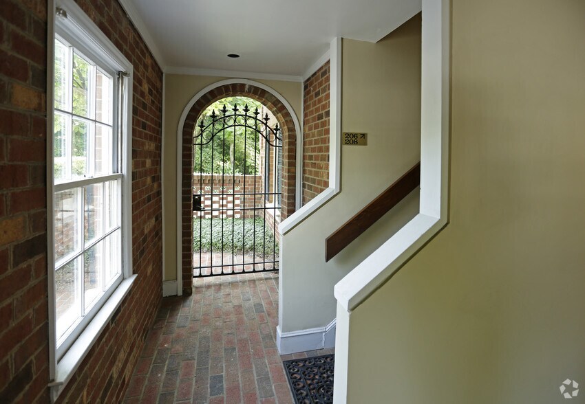 More Photos Of 216 N Mcdowell St, Charlotte Office For Sale