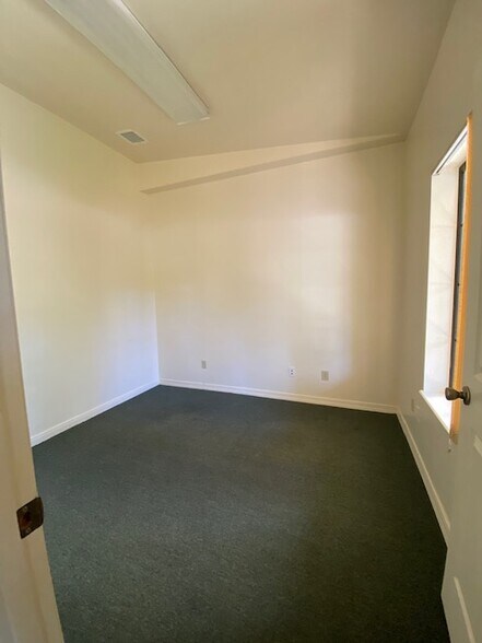 More Photos Of 634 Schemmer Dr, Prescott General Retail For Lease