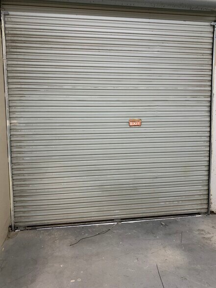 More Photos Of 6209-6213 Grissom Rd, San Antonio Self Storage For Lease