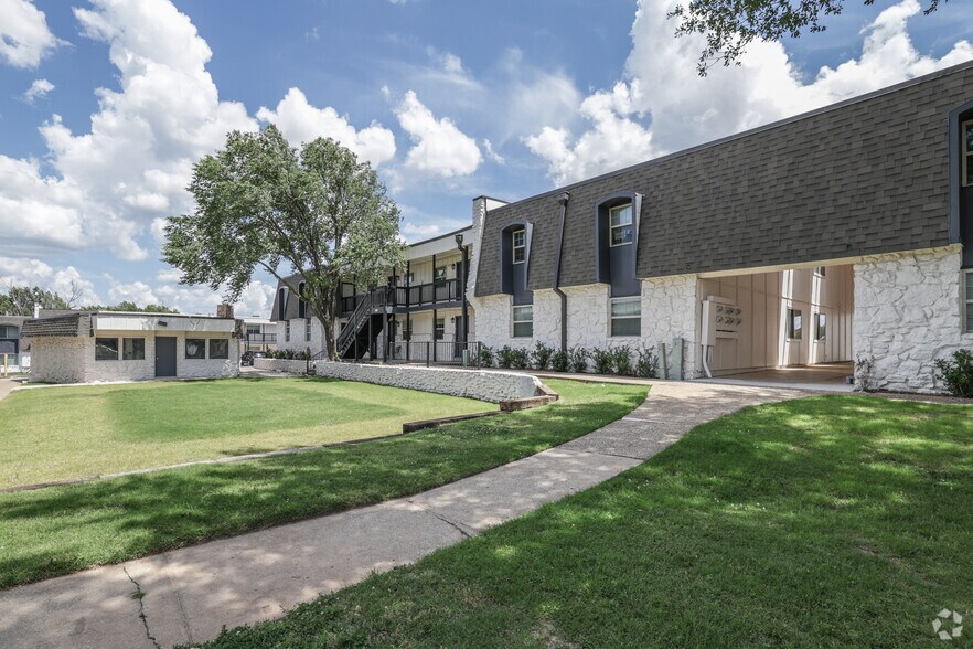 More Photos Of 1713 S Memorial Dr, Tulsa Apartments For Sale