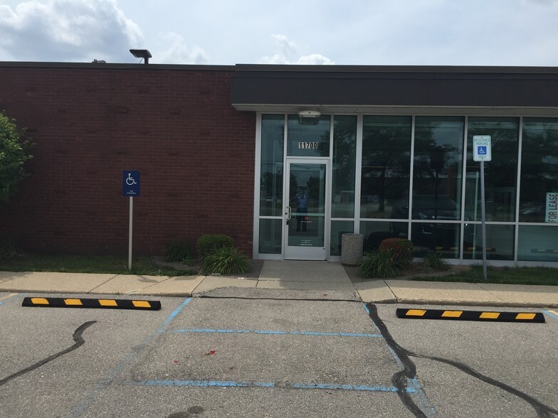 More Photos Of 11700 E 15 Mile Rd, Sterling Heights Bank For Lease