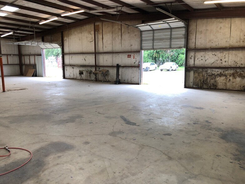 More Photos Of 124 Industrial Dr, Boerne Service For Lease