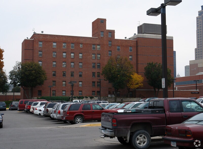 More Photos Of 1200 Pleasant St, Des Moines Hospital For Lease
