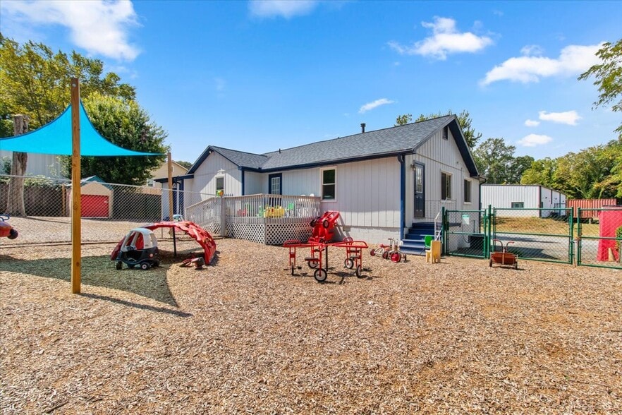 More Photos Of 57 Merritt St SE, Marietta Daycare Center For Sale