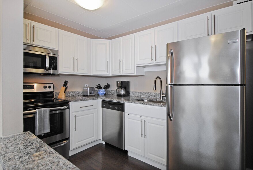 More Photos Of 107 S Washington Ave, Saginaw Apartments For Lease