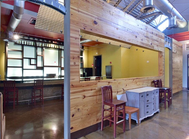 More Photos Of 2807 Meredyth Dr, Albany Restaurant For Sale