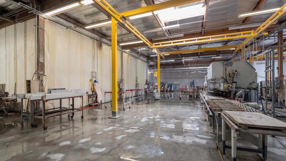 More Photos Of 1321 S Sunkist St, Anaheim Warehouse For Lease