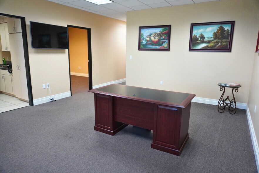 More Photos Of 650 Shoppers Ln, Covina Storefront Retail Office For Lease