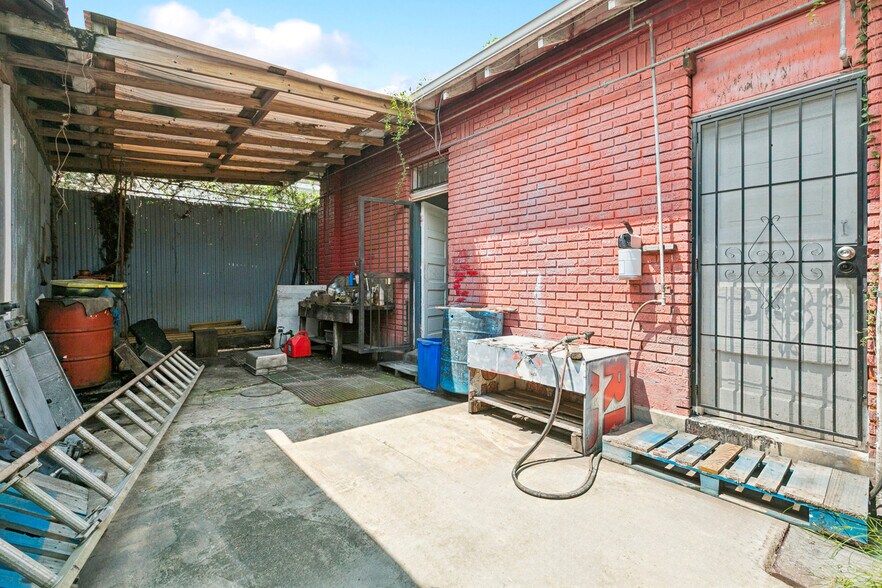 More Photos Of 1839-41 Elysian Fields ave, New Orleans Light Distribution For Sale