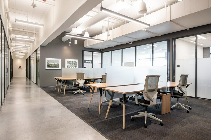 More Photos Of 2801 E Camelback Rd, Phoenix Coworking Space