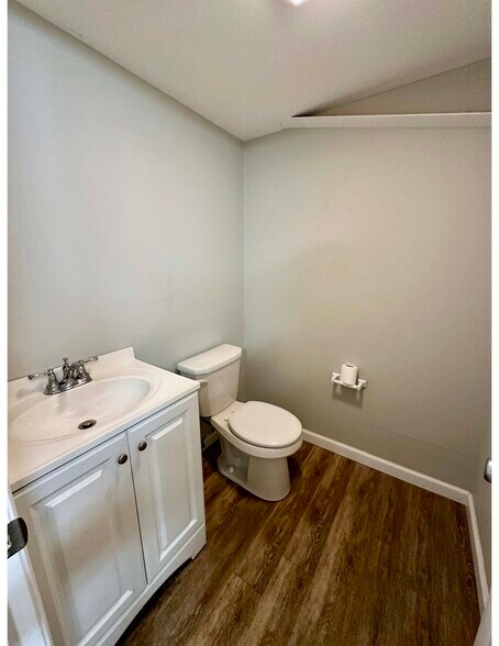 More Photos Of 250 Greenwich Ave, Goshen Office For Lease