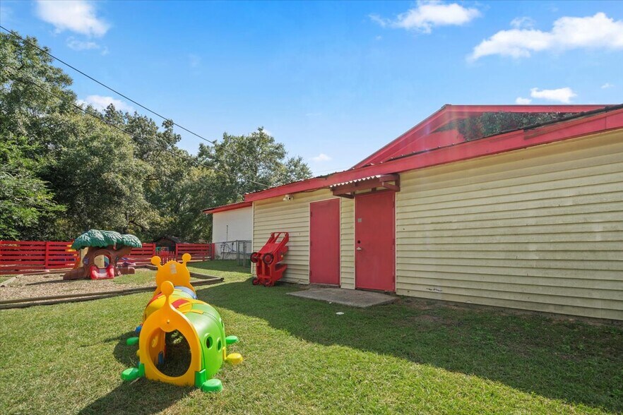 More Photos Of 1718 S Beltline Blvd, Columbia Daycare Center For Sale