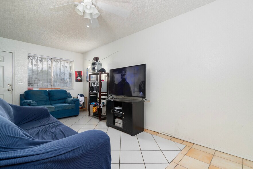 More Photos Of 1815 E Pueblo Ave, Phoenix Multifamily For Sale