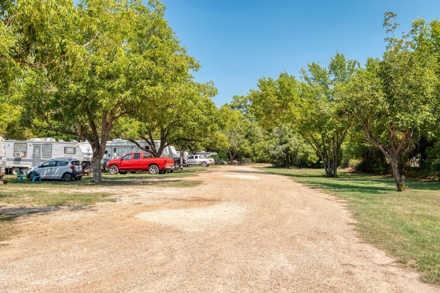 More Photos Of 1332 Cameron Ave, Rockdale Trailer Camper Park For Sale