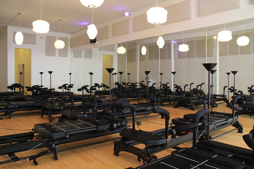 More Photos Of 1805-1807 Divisadero St, San Francisco Storefront Retail Office For Lease