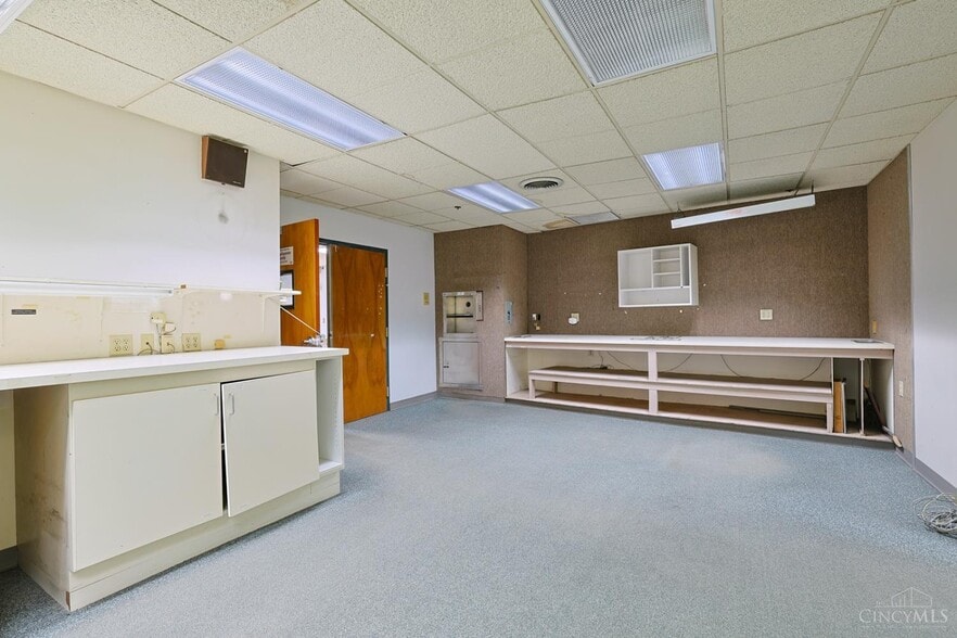 More Photos Of 2108 Central Pky, Cincinnati Loft Creative Space For Sale