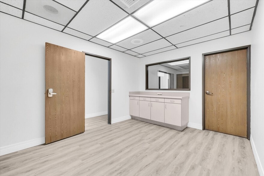 More Photos Of 15384 Arrow Blvd, Fontana Office For Lease