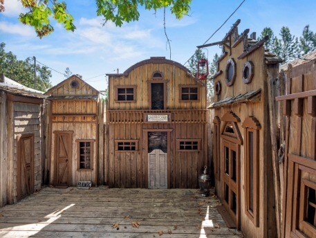 More Photos Of 33103-33105 Redwood Highway, O Brien Restaurant For Sale