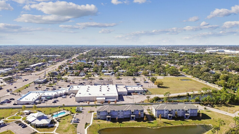 More Photos Of 5165-5261 33rd St E, Bradenton Storefront For Sale