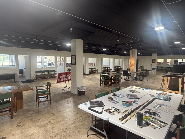 More Photos Of 301 W 3rd St, Sterling Manufacturing For Lease