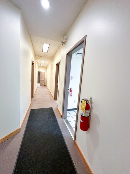 More Photos Of 8100 Ohio River Blvd, Emsworth Office For Lease