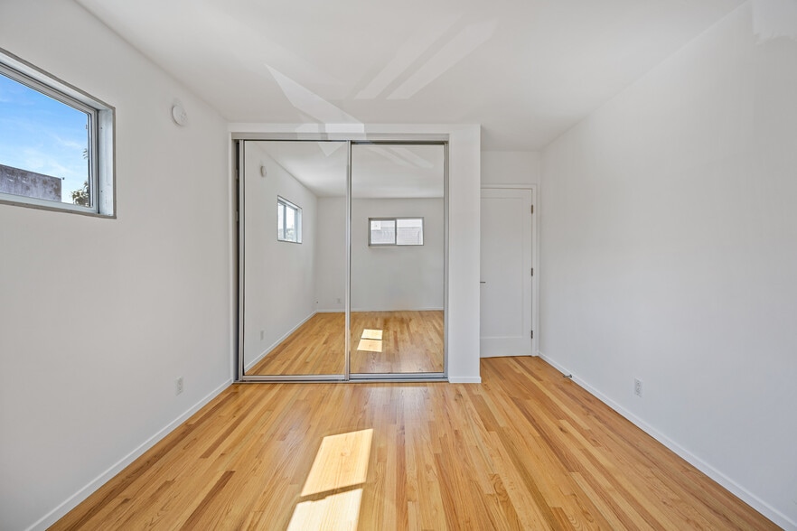 More Photos Of 502 Westminster ave, Venice Apartments For Sale