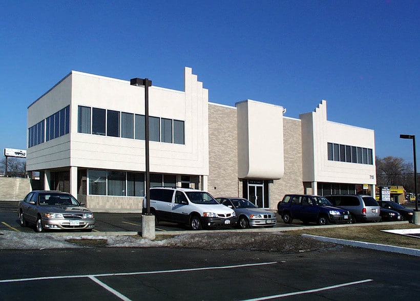 More Photos Of 715 W Lake St, Addison Office For Lease