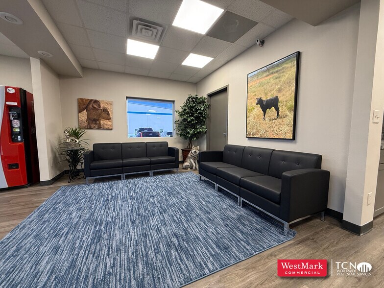 More Photos Of 5621 Frankford Ave, Lubbock Auto Dealership For Sale