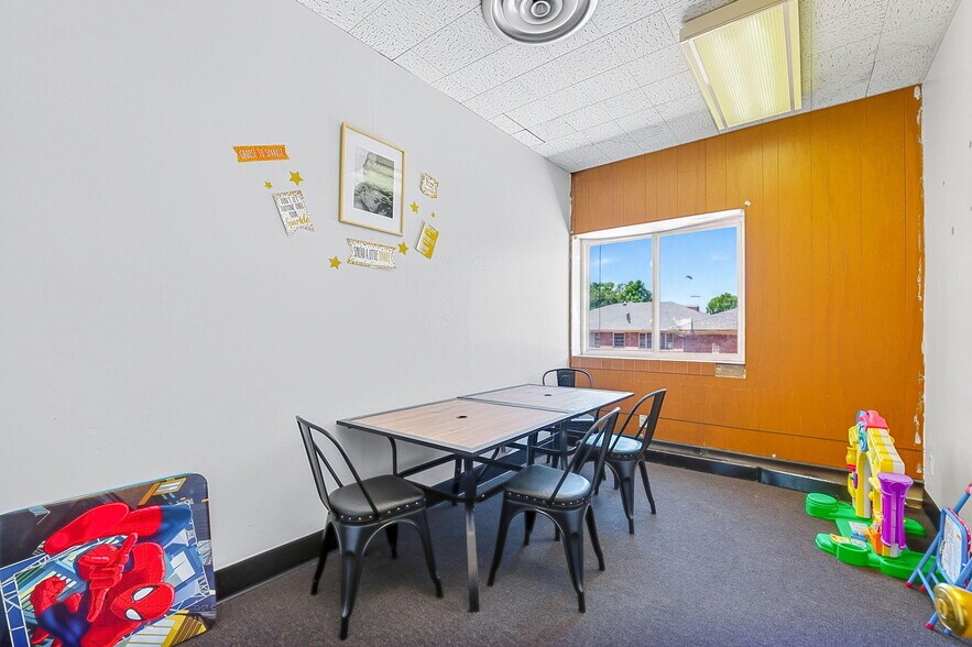More Photos Of 3500 N Sherman Blvd, Milwaukee Loft Creative Space For Sale