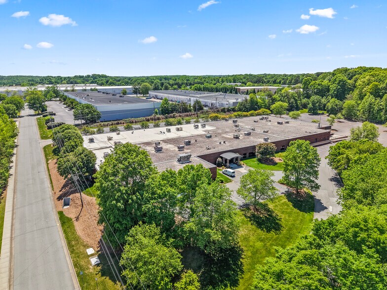 More Photos Of 2540 Empire Dr, Winston-Salem Flex For Lease